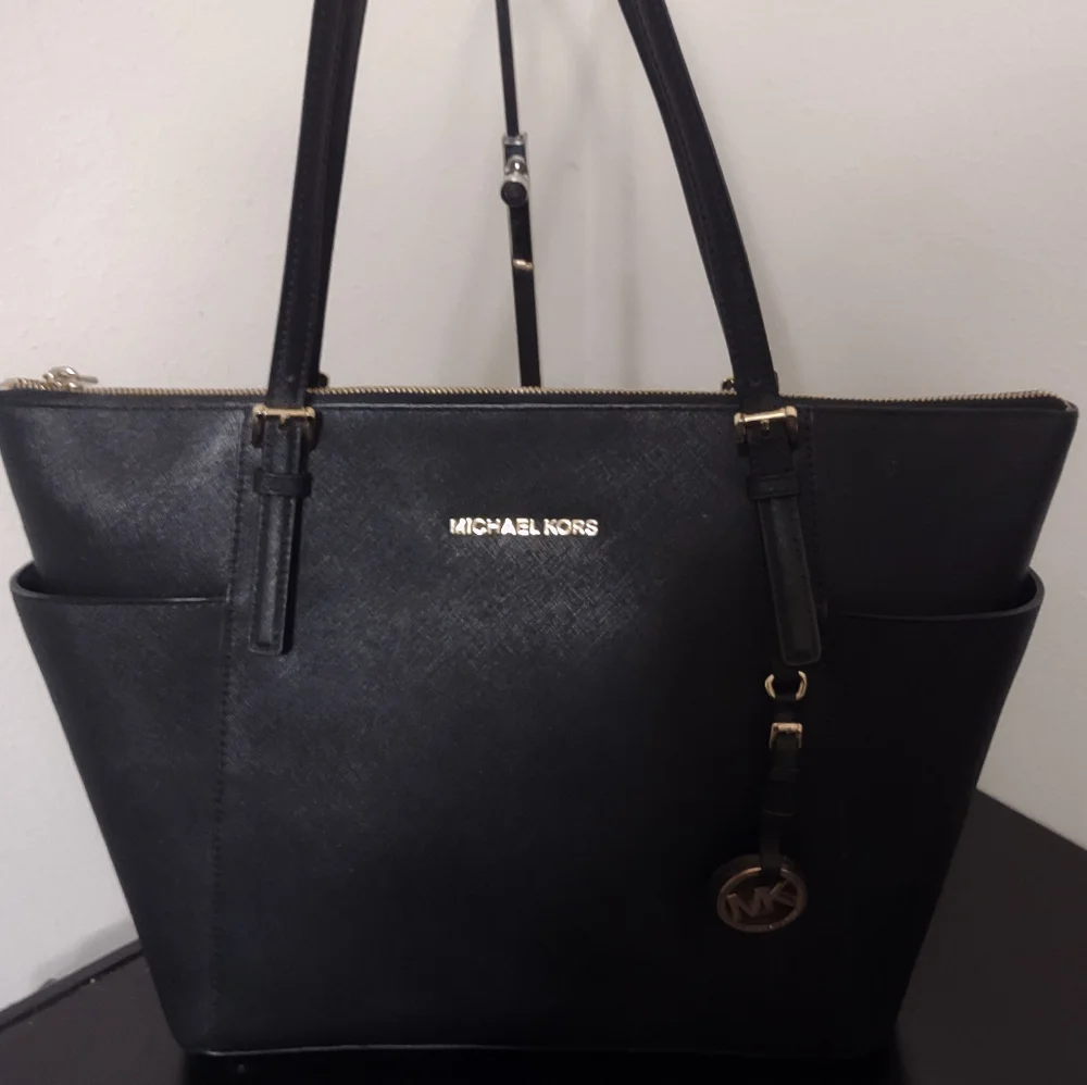 🔥🩷Sale!!! NWT Michael Kors Jet Set Large Saffiano leather top zip tote - Picture 6 of 16